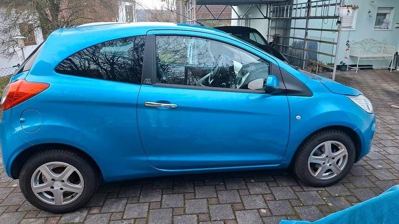 Gebraucht Ford Ka Titanium 69 PS (50 kW) 2011 Blau Kleinwagen