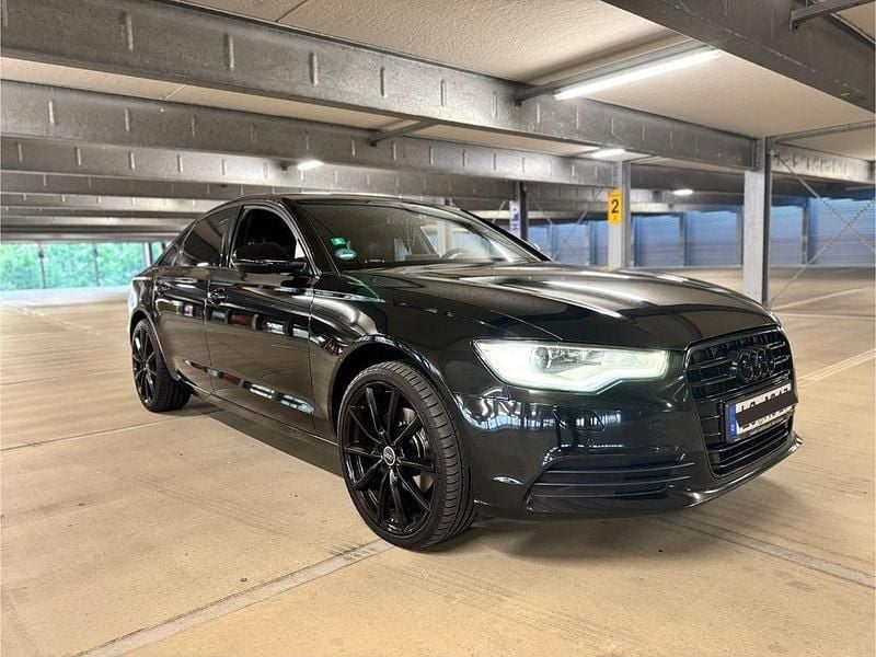 Schwarz Gebraucht 2011 Audi A6 Comfort Limousine | 12.000 € (Teuer) - Bild 1/4