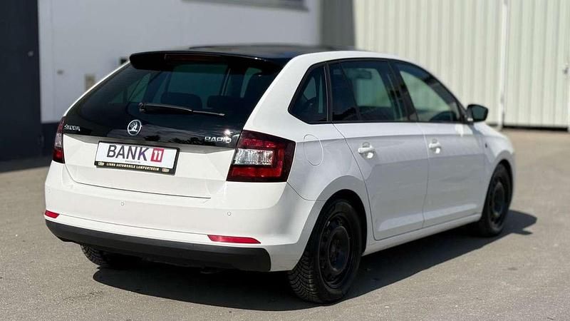 Gebraucht Skoda Rapid Style 105 PS (77 kW) 2014 Weiß Kleinwagen