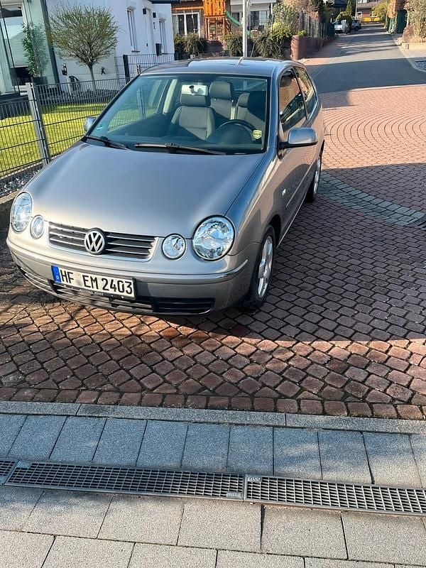 Gebraucht VW Polo 64 PS (47 kW) 2004 Grau Kleinwagen