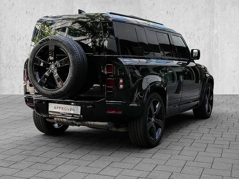 Gebraucht Land Rover Defender HSE Dynamic 304 PS (223 kW) 2024 Santorini black