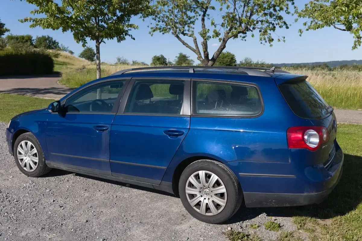Gebraucht VW Passat Trendline 140 PS (102 kW) 2008 Blau Kombi