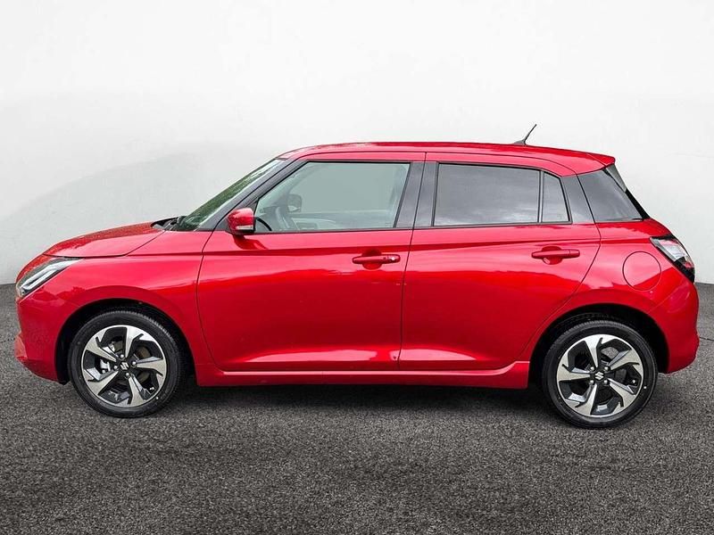 Neu Suzuki Swift Comfort+ 83 PS (61 kW) 2025 (zwp) burning red pearl metall Kleinwagen