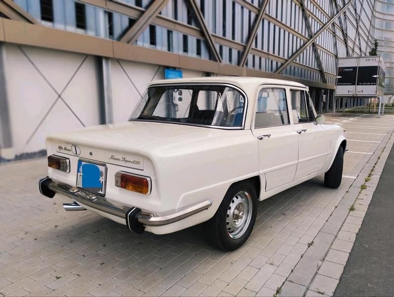 Weiß Gebraucht 1976 Alfa Romeo Giulia Super Limousine | 11.800 € - Bild 1/4