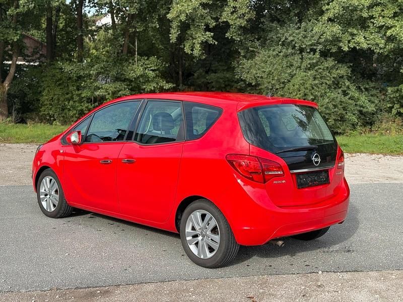Gebraucht Opel Meriva Innovation 95 PS (69 kW) 2011 Rot Van / Kleinbus