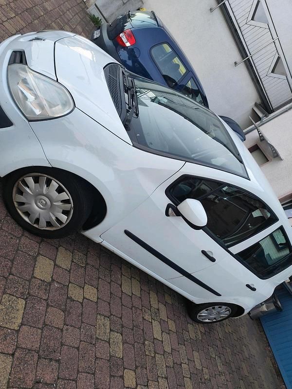 Weiß Gebraucht 2008 Renault Modus Van / Kleinbus | 1.250 € - Bild 1/4