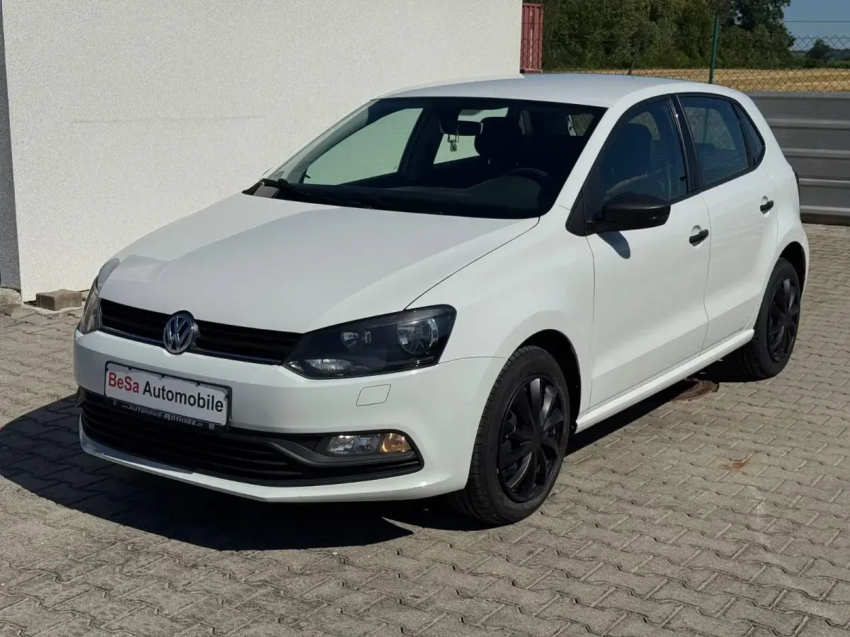 Gebraucht VW Polo Trendline 75 PS (55 kW) 2015 Weiß Limousine