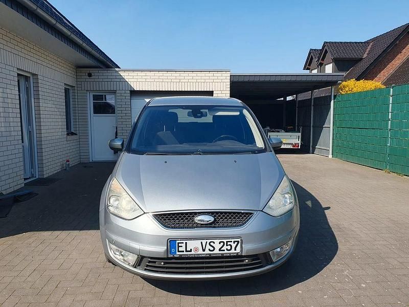 Grau Gebraucht 2008 Ford Galaxy Van / Kleinbus | 2.900 € (Fairer Preis) - Bild 1/4