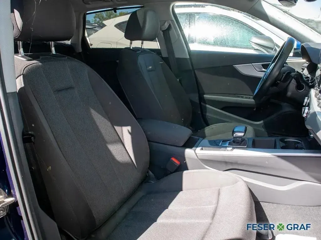 Gebraucht Audi A4 Ambiente 204 PS (150 kW) 2022 Navarrablau metallic Kombi