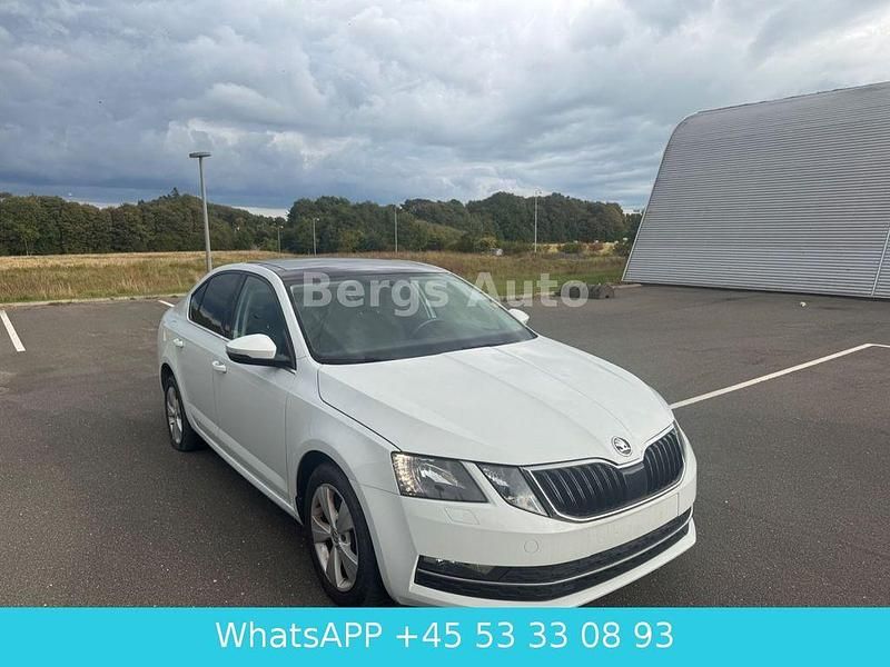 Weiß Gebraucht 2017 Skoda Octavia Limousine | 9.600 € (Fairer Preis) - Bild 1/4