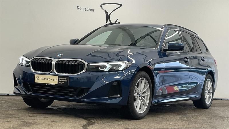 Phytonicblau Gebraucht 2024 BMW 318 Shadowline Kombi | 30.199 € (Superpreis) - Bild 1/4