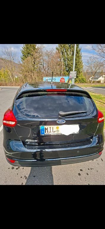 Gebraucht Ford Focus Titanium 120 PS (88 kW) 2017 Schwarz Limousine