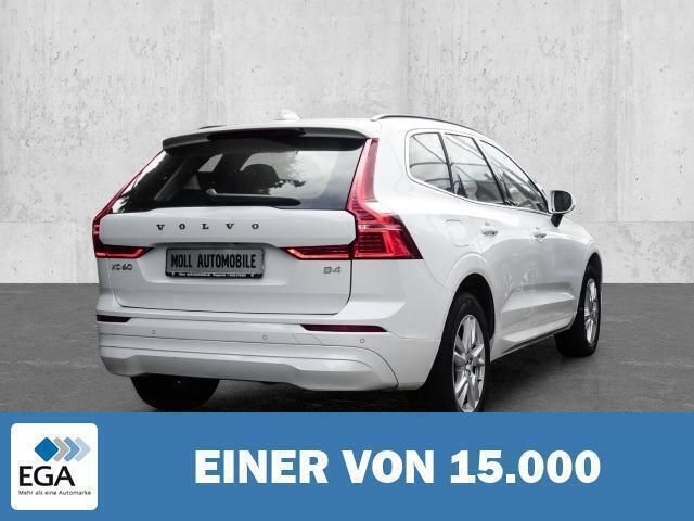 Gebraucht Volvo XC60 Core 197 PS (144 kW) 2023 Weiß metallic SUV