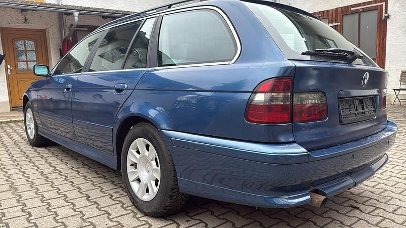 Gebraucht BMW 520 170 PS (125 kW) 2000 Blau Kombi