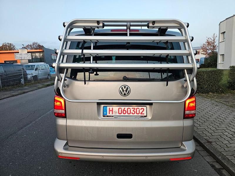 Gebraucht VW Multivan 140 PS (102 kW) 2015 Beige Van