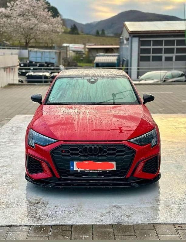 Rot Gebraucht 2021 Audi S3 Edition .1 Limousine | 35.000 € (Guter Preis) - Bild 1/4