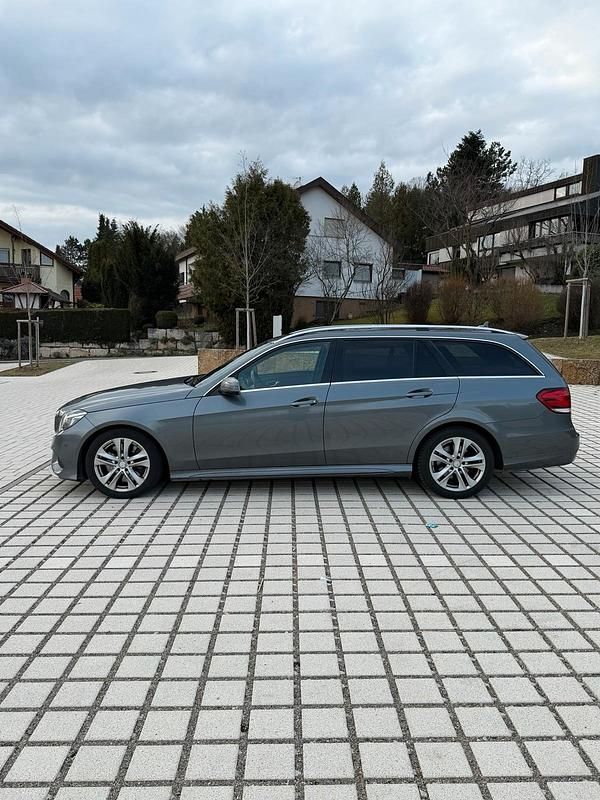 Gebraucht Mercedes E350 AMG line 265 PS (194 kW) 2016 Silber Kombi