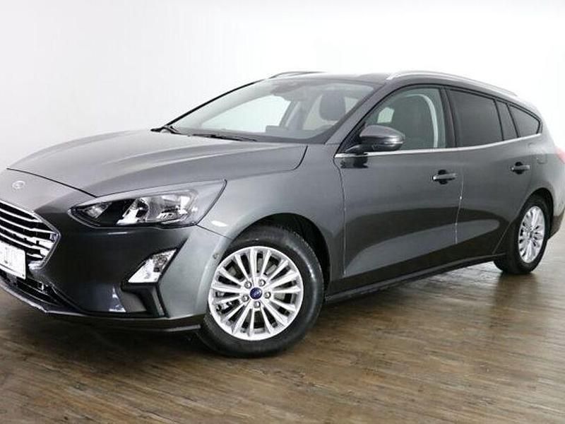 Usado Ford Focus Titanium 125 CV (91 kW) 2019 Gris Familiar