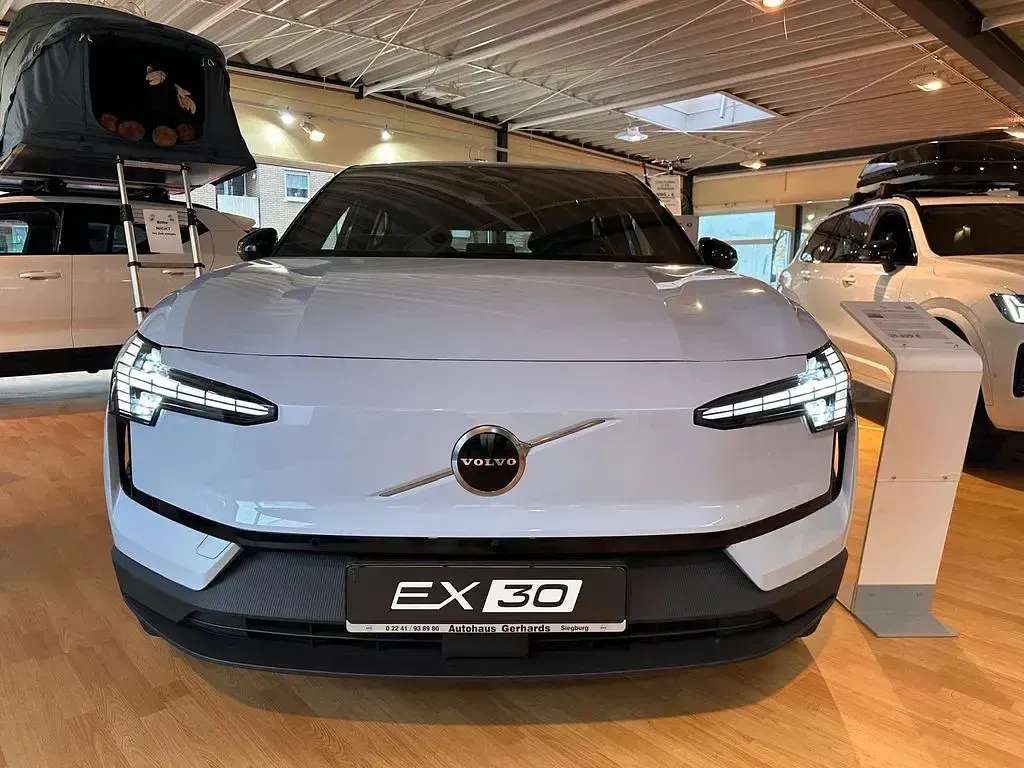 Ny Volvo EX30 Plus 200 kW (272 HK) 2025 Blå SUV