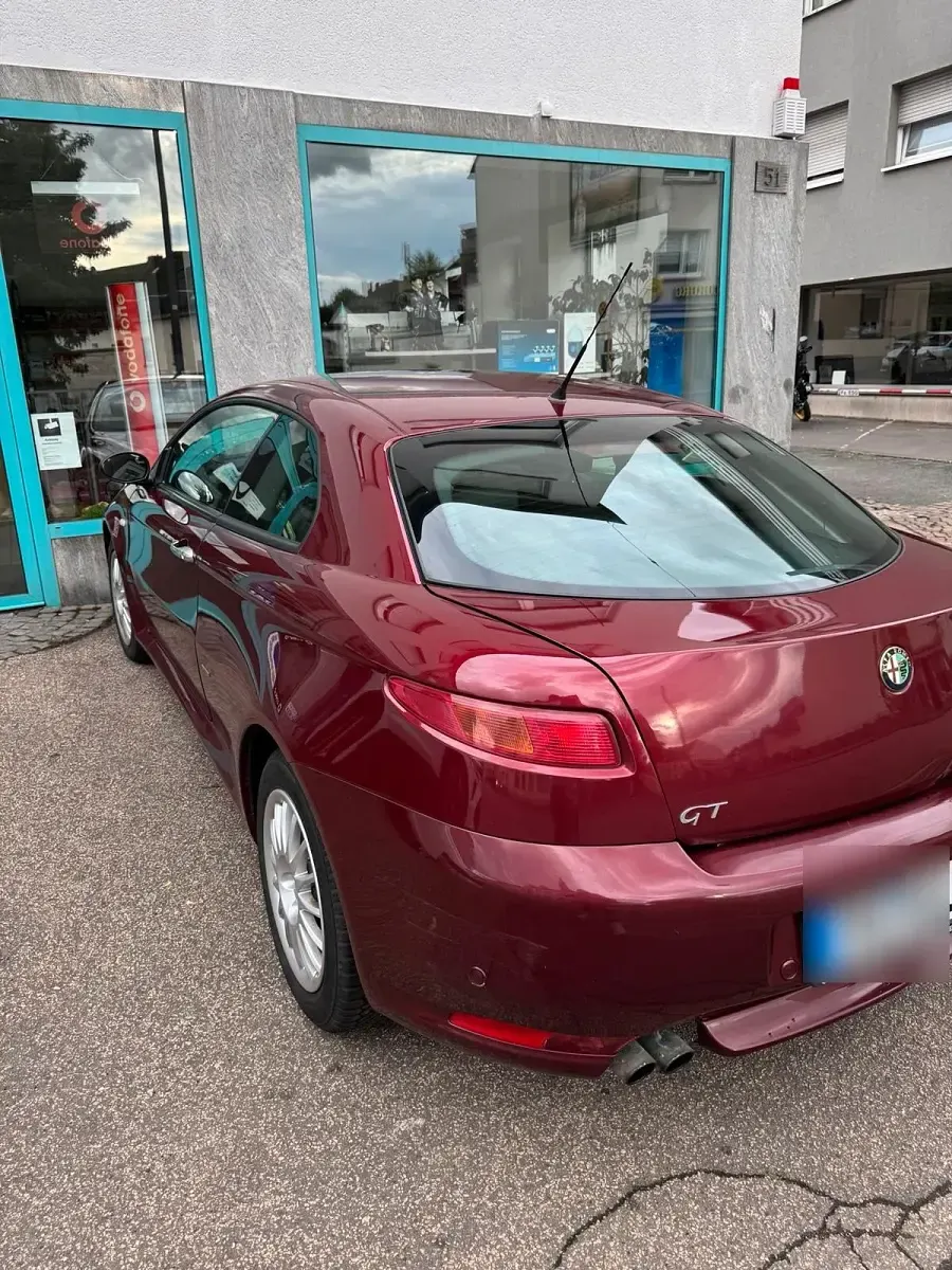 Second-hand Alfa Romeo GT 150 CP (110 kW) 2008 Roșu Coupe