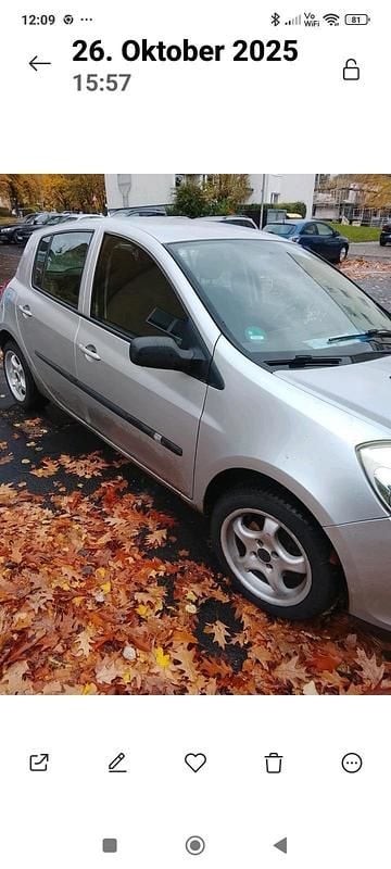 Silber Gebraucht 2009 Renault Clio II Kleinwagen | 1.250 € (Guter Preis) - Bild 1/4