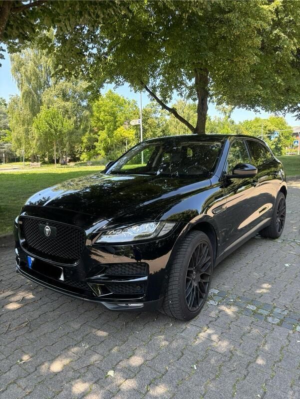 Schwarz Gebraucht 2016 Jaguar F-Pace SUV | 25.100 € (Teuer) - Bild 1/4