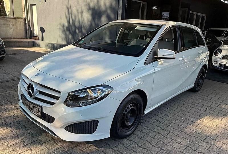 Gebraucht Mercedes B160 90 PS (66 kW) 2015 Weiß Van / Kleinbus