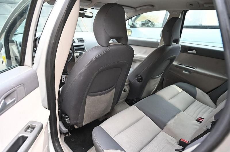 Gebraucht Volvo V50 Kinetic 136 PS (100 kW) 2005 Silber Kombi