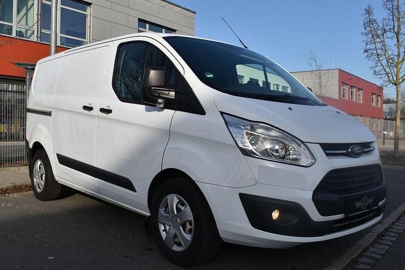 Gebraucht Ford Transit Custom 105 PS (77 kW) 2017 Weiß Van / Kleinbus