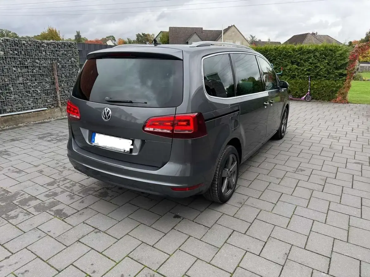 Gebraucht VW Sharan Sound 150 PS (110 kW) 2017 Grau Van / Kleinbus