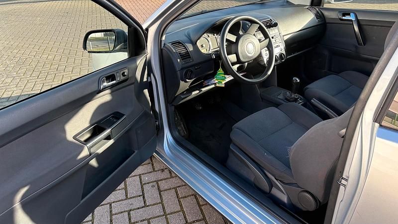 Gebraucht VW Polo 100 PS (73 kW) 2003 Silber Kleinwagen