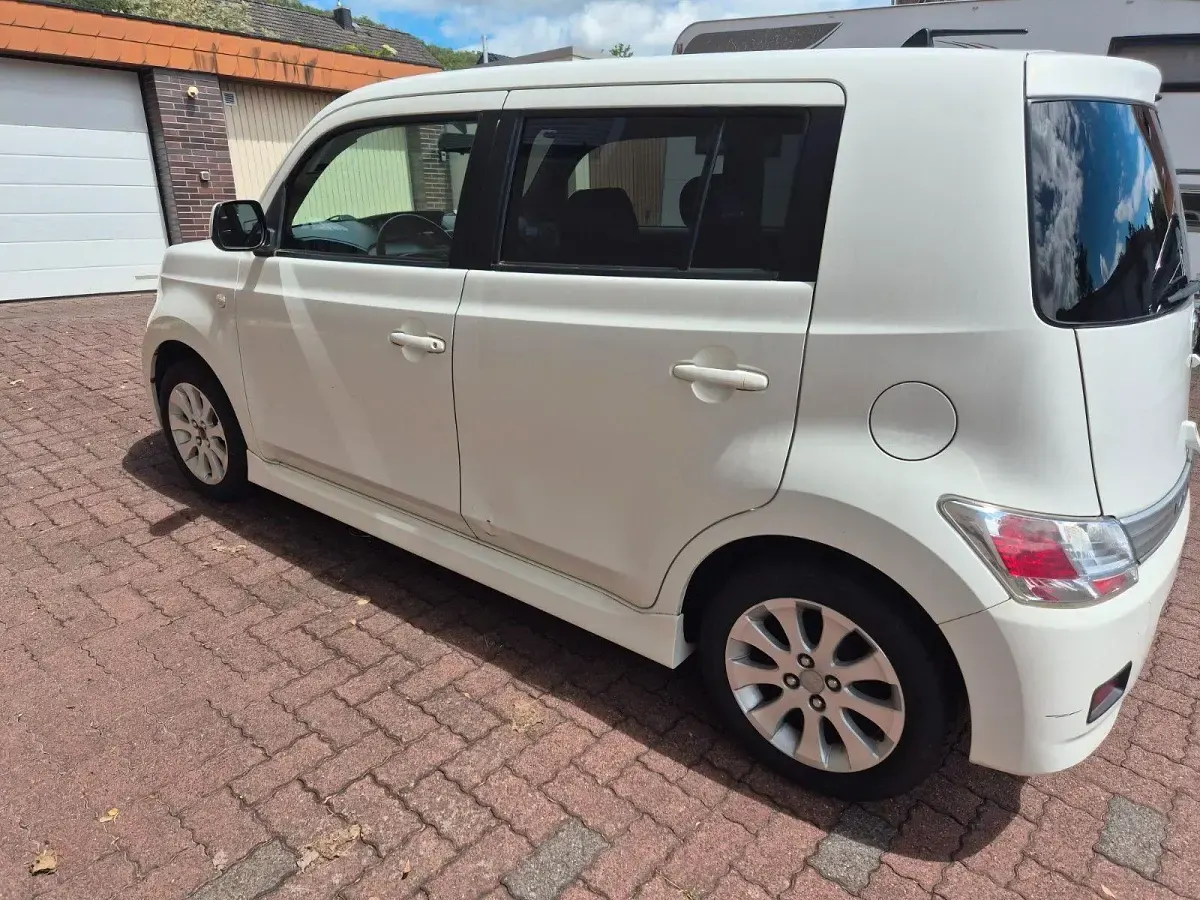 Gebraucht Daihatsu Materia 103 PS (75 kW) 2008 Weiß Van / Kleinbus