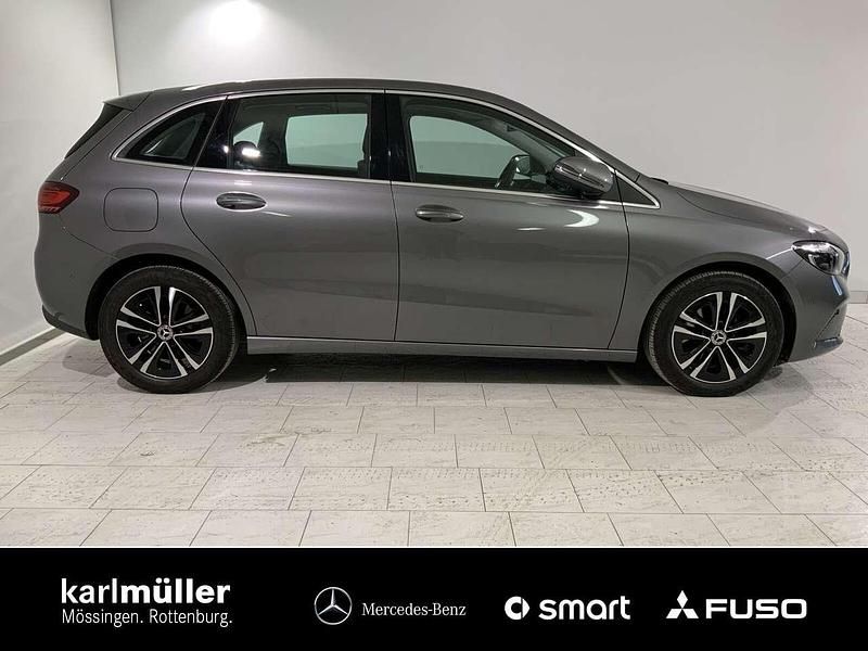 Gebraucht Mercedes E250 Progressive 163 PS (119 kW) 2024 Lack mountaingrau Kombi