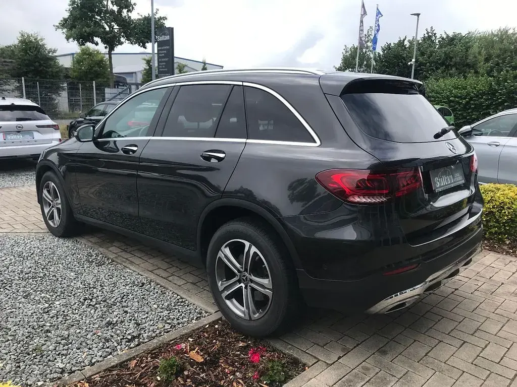 Gebraucht Mercedes GLC220 194 PS (142 kW) 2022 Grau SUV