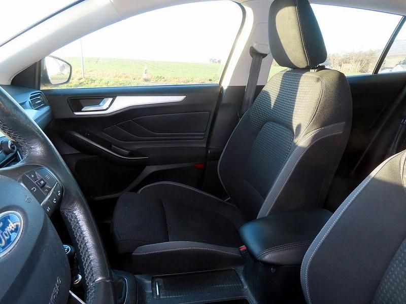 Brugt Ford Focus Cool & Connect 120 HK (88 kW) 2019 Sølv Sedan