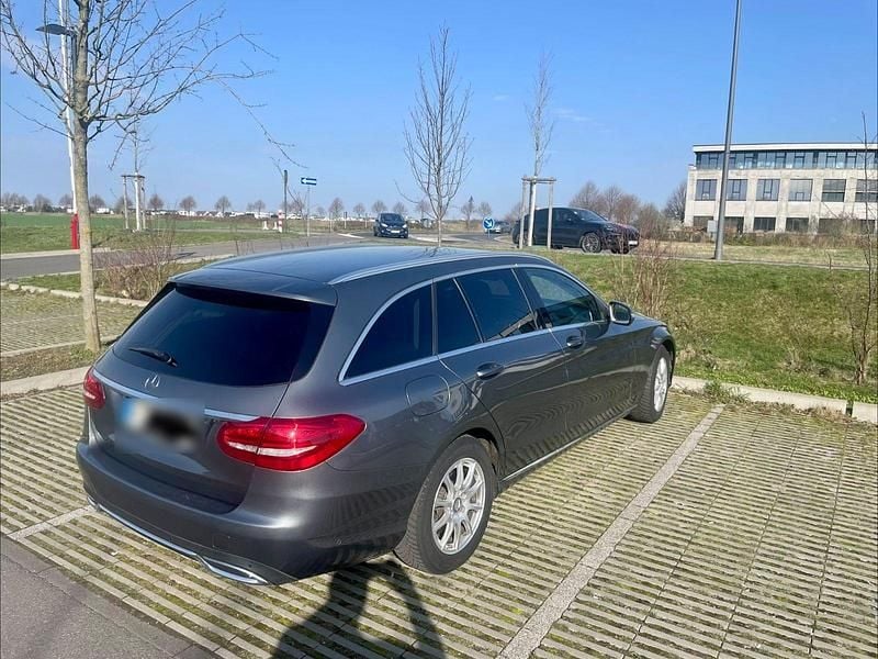 Gebraucht Mercedes C180 Avantgarde 156 PS (114 kW) 2016 Grau Kombi