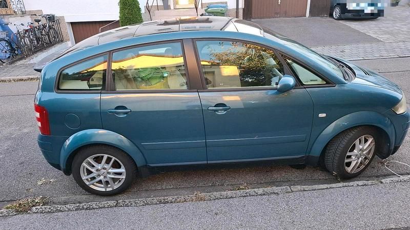 Second-hand Audi A2 70 CP (51 kW) 2002 Albastru Hatchback