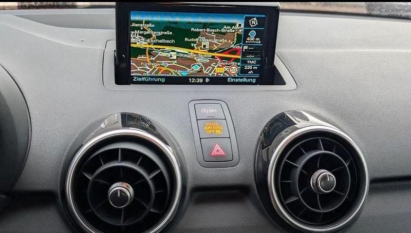 Gebraucht Audi A1 Sportback Design 129 PS (94 kW) 2018 Rot Kleinwagen