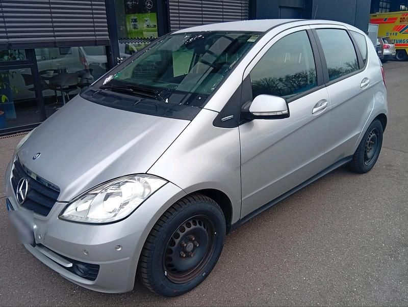Gebraucht Mercedes A160 95 PS (69 kW) 2012 Silber Limousine