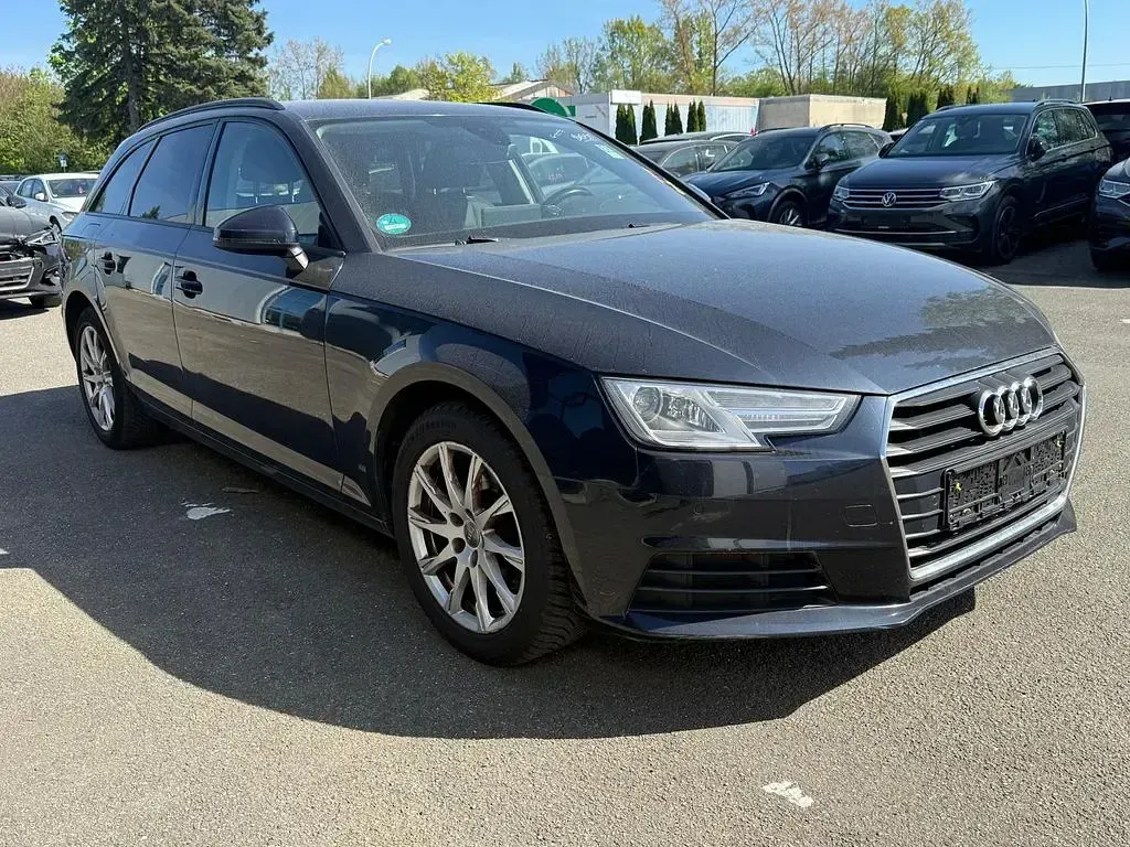 Używany Audi A4 Basis 150 KM (110 kW) 2017 Niebieski Sedan/Limuzyna