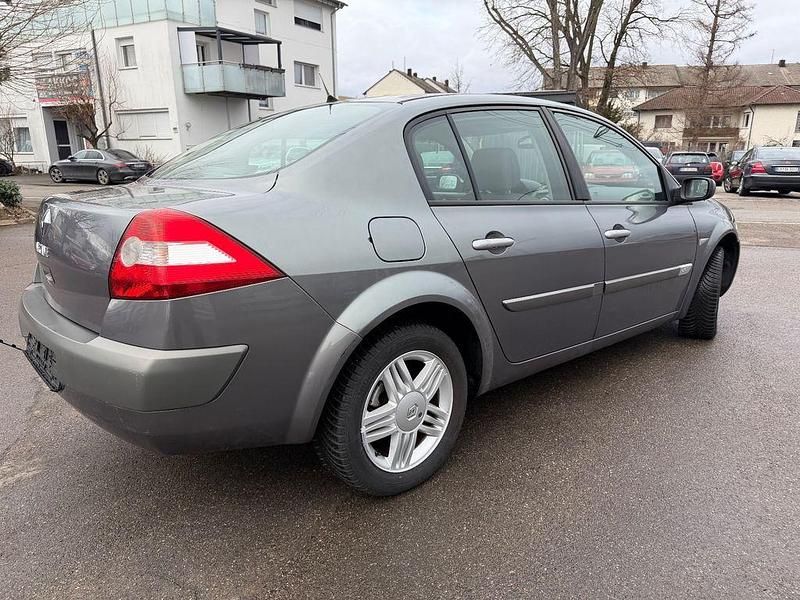 Gebraucht Renault Mégane II Luxe 101 PS (74 kW) 2005 Hologram grey Limousine