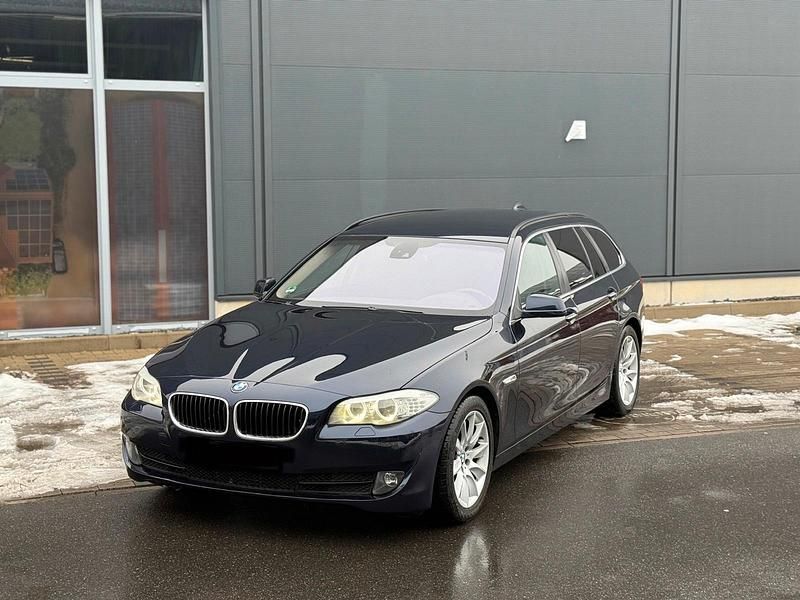 Blau Gebraucht 2010 BMW 530 Kombi | 6.900 € (Superpreis) - Bild 1/4