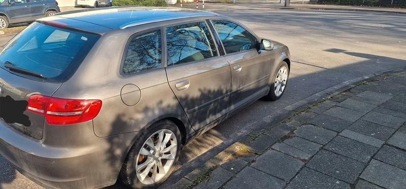 Gebraucht Audi A3 Ambition 105 PS (77 kW) 2011 Grau Kleinwagen