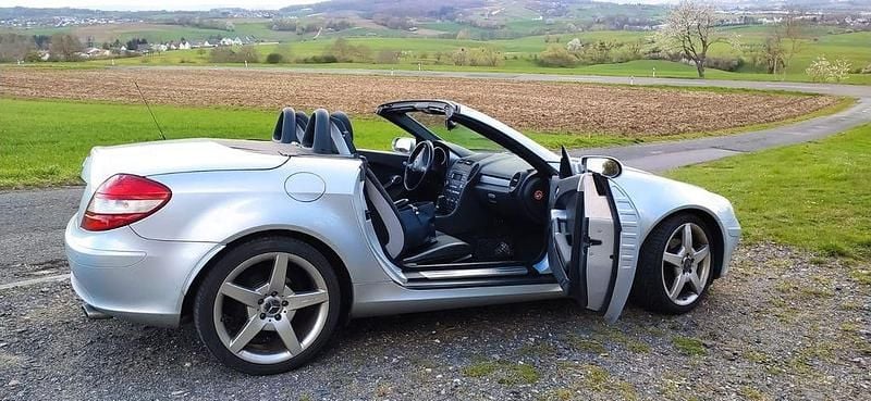 Gebraucht Mercedes SLK280 231 PS (169 kW) 2006 Silber Cabrio