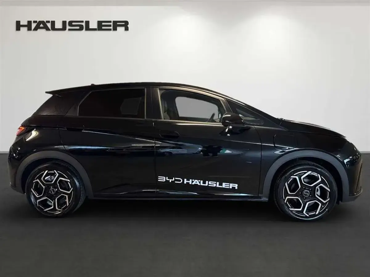 Neu BYD Dolphin Design 150 kW (204 PS) 2026 Obsidian black Kleinwagen