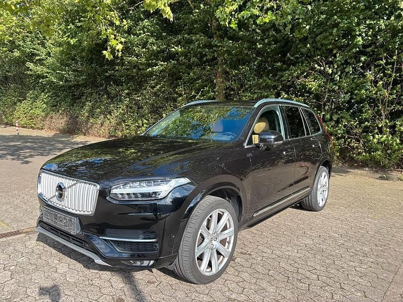 Schwarz Gebraucht 2016 Volvo XC90 Inscription SUV | 26.500 € (Fairer Preis) - Bild 1/4