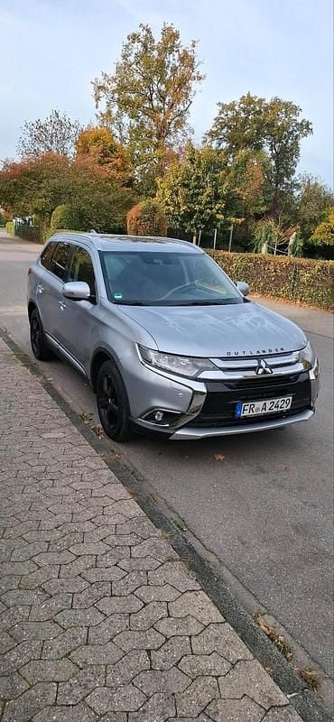 Gebraucht Mitsubishi Outlander 150 PS (110 kW) 2017 Grau SUV