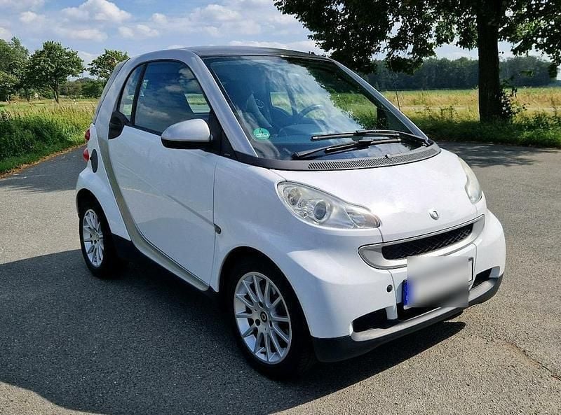 Weiß Gebraucht 2007 Smart ForTwo Coupé Coupé | 4.700 € (Teuer) - Bild 1/4