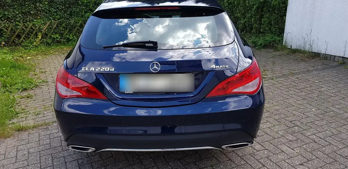 Gebraucht Mercedes CLA220 Shooting Brake 177 PS (130 kW) 2016 Blau Kombi