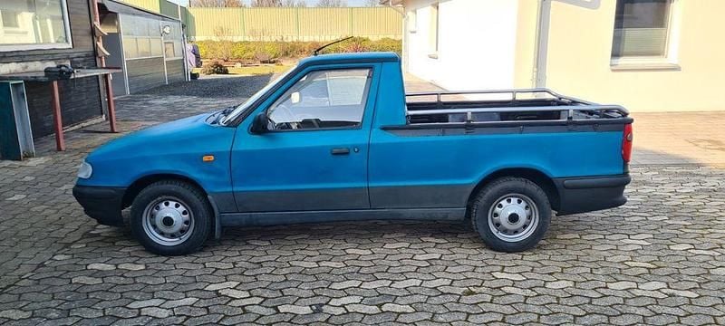 Gebraucht Skoda Pick-up 68 PS (50 kW) 2000 Blau Pickup